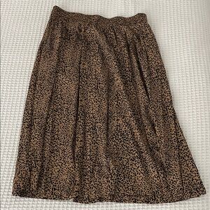 Croft & Barrow Tiered Polished-Front Pull-On Skirt size M